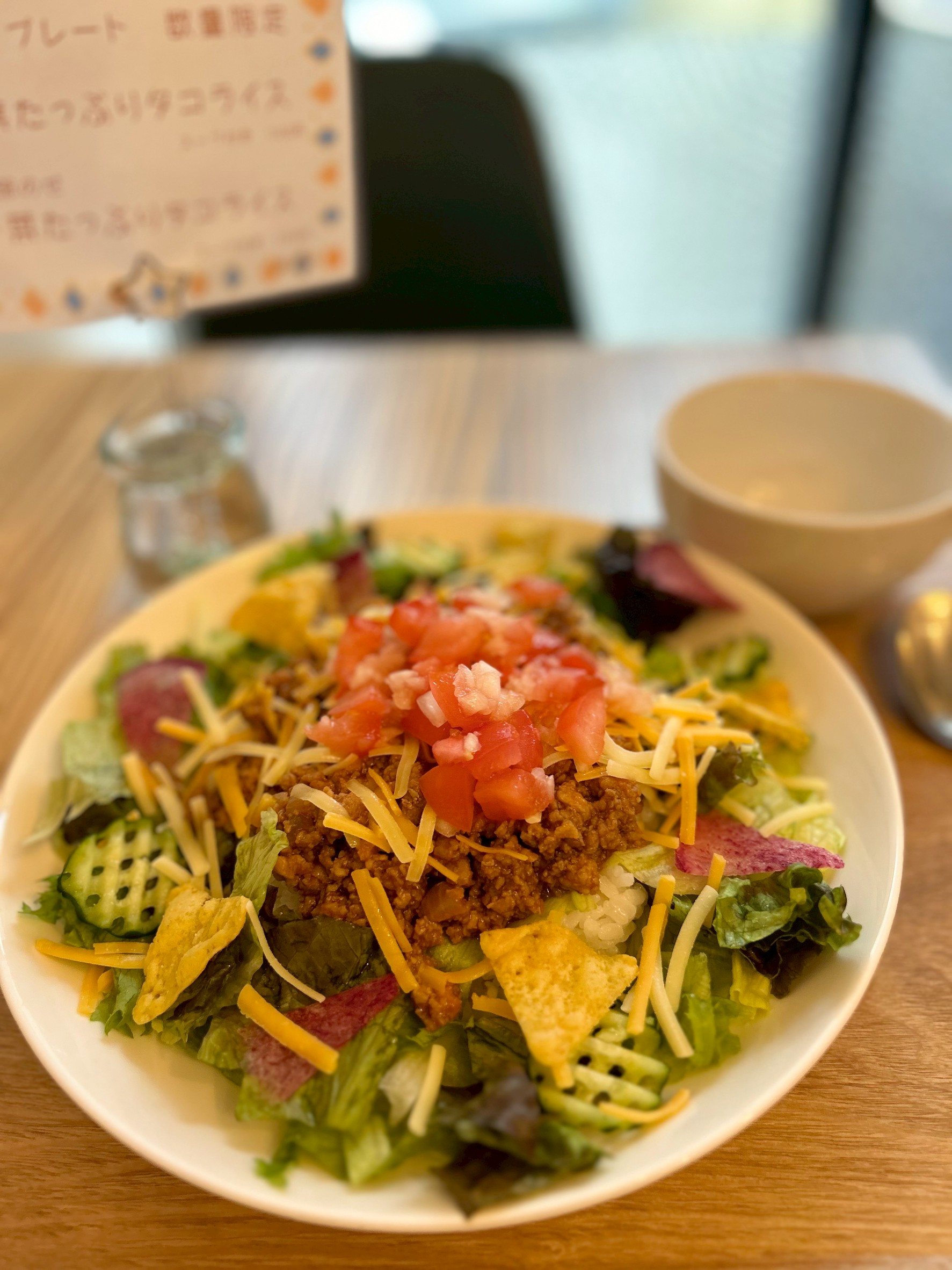 店内の様子や料理
